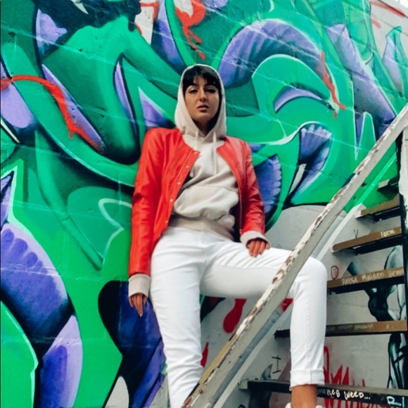 Meet your Posher, Athena - Picture 1 of 1